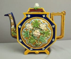 Octagonal teapot