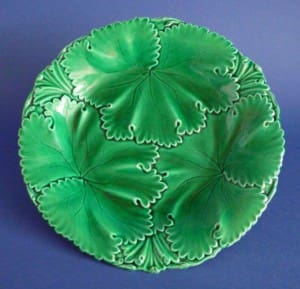 Green majolica leaf plate