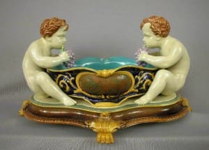 Putti and grapes table center