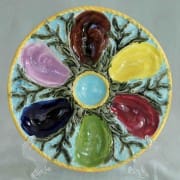 Polychrome oyster plate