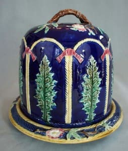 Ribbon and leaf cheese keeper