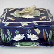 Sparrow and pond lily sardine box