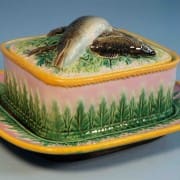 George Jones fish and pointed leaves sardine box