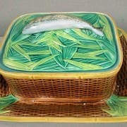 George Jones fish on leaves sardine box