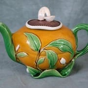 Mushroom and lemon teapot